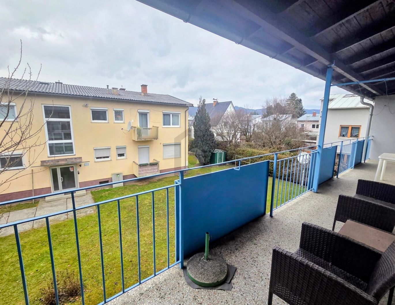 RUHIG MIT SONNIGEM BALKON IN GEPFLEGTER LAGE