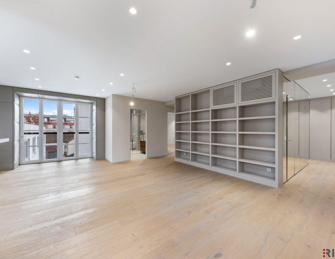 **Architekten Wohnung mit Luxus Ausstattung und Balkon** in Art Deco Fabrik