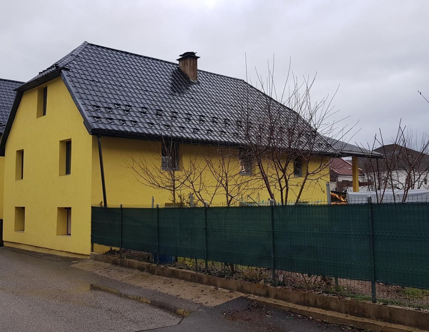 Großzügiges Einfamilienhaus mit Einliegerwohnung
