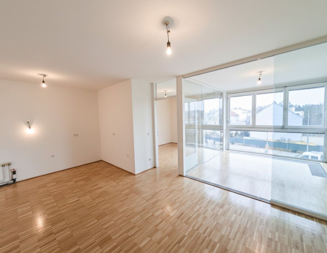 PROVISIONSFREI VOM EIGENTÜMER! FREUNDLICHE 4-ZIMMER-WOHNUNG MIT VERANDA!