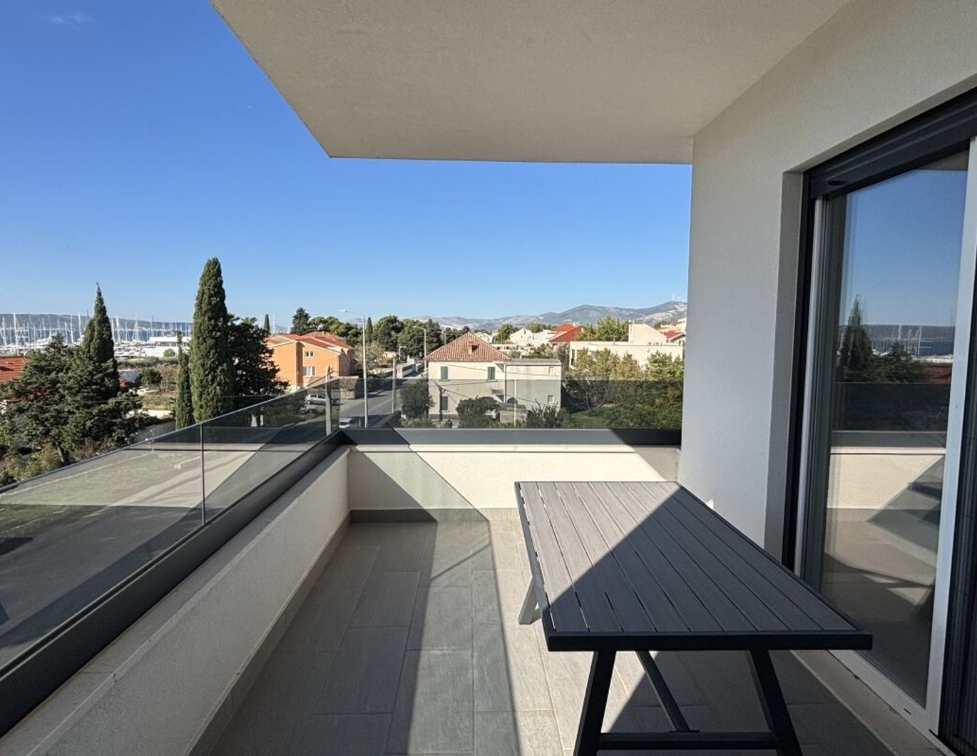 Außergewöhnliche Penthouse-Wohnung mit Dachterrasse und Meerblick