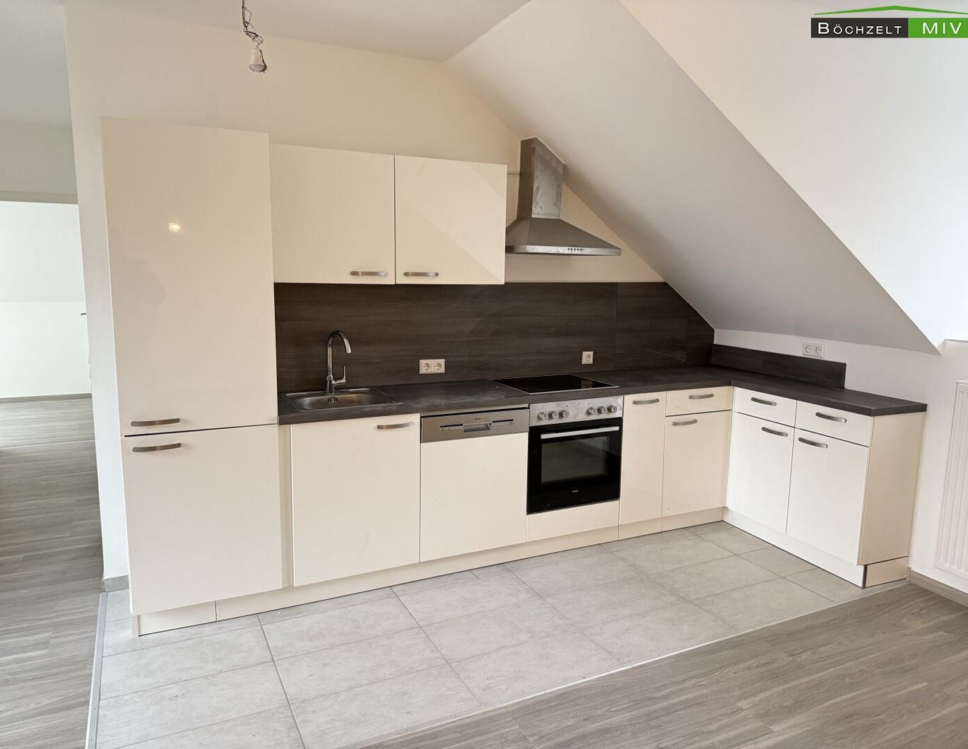 ++ NEU SANIERT ++ schöne Mietwohnung mit ca. 90 m² inkl. Küche und Balkon