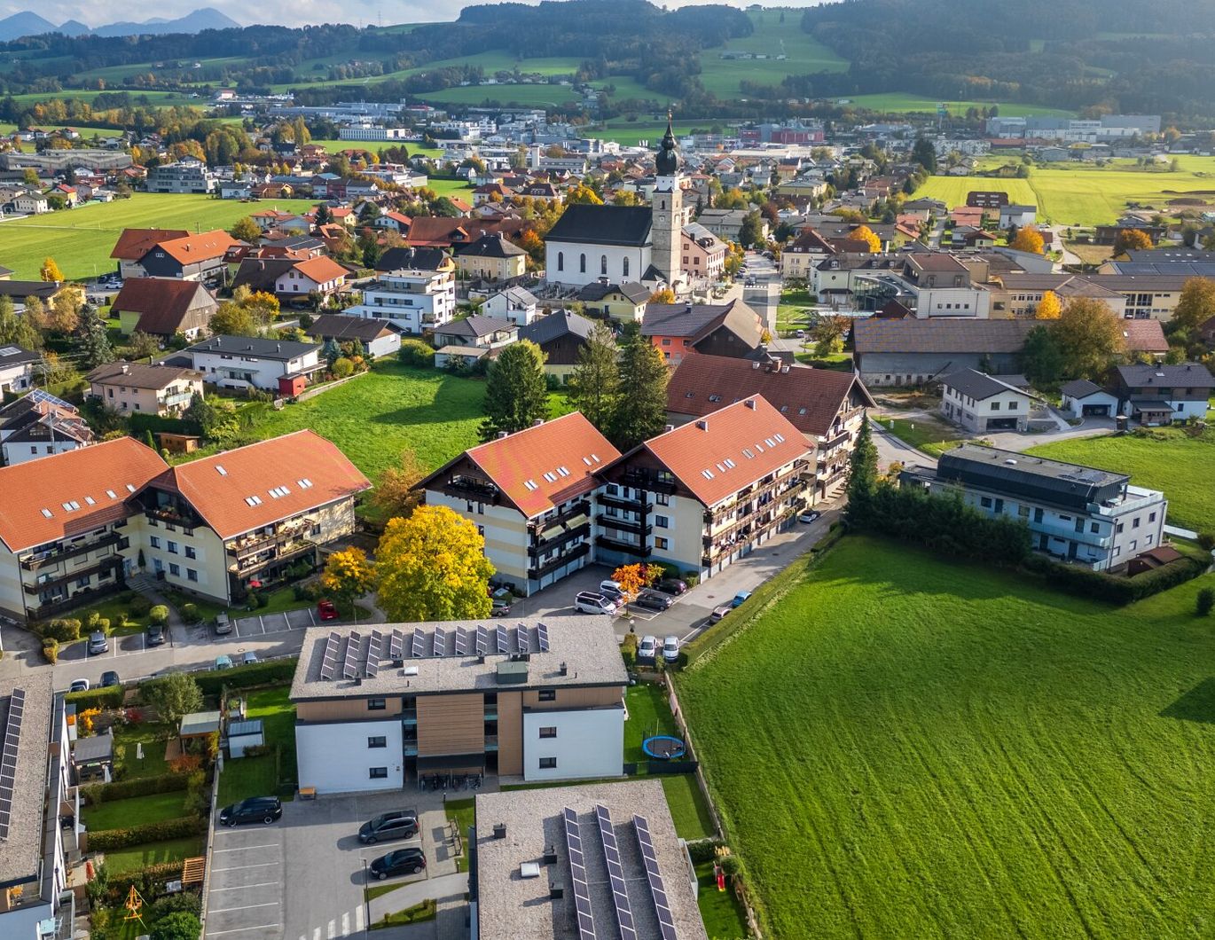 Stadt am Land: 2½-Zimmer-Wohnung in Ortslage Eugendorf