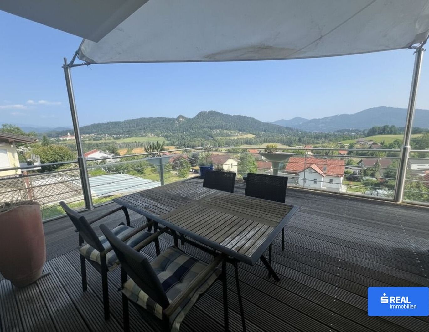 Lebensqualität pur, Ruhe, Traumausblick, große Terrasse und das nur 20 Autominuten von Klagenfurt entfernt!