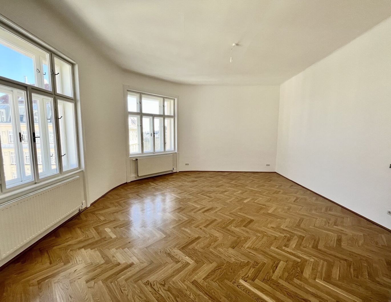 Helle, repräsentative Altbauwohnung in Jugendstilhaus!