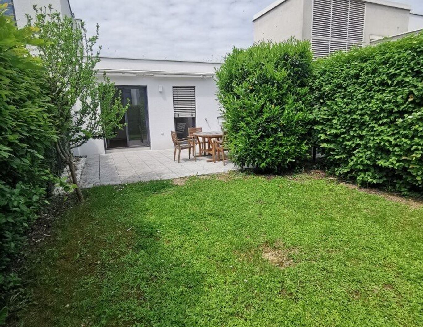* Familien aufgepasst - Erstbezug St. Peter/Waltendorf: Wunderschöne Gartenwohnung mit 4 Zimmern mitten im Grünen! *