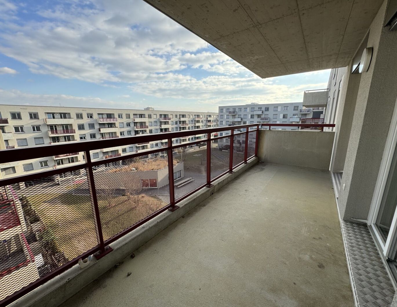 Gemütliche 3-Zimmer-Wohnung im 5.Stock! Ab sofort verfügbar!