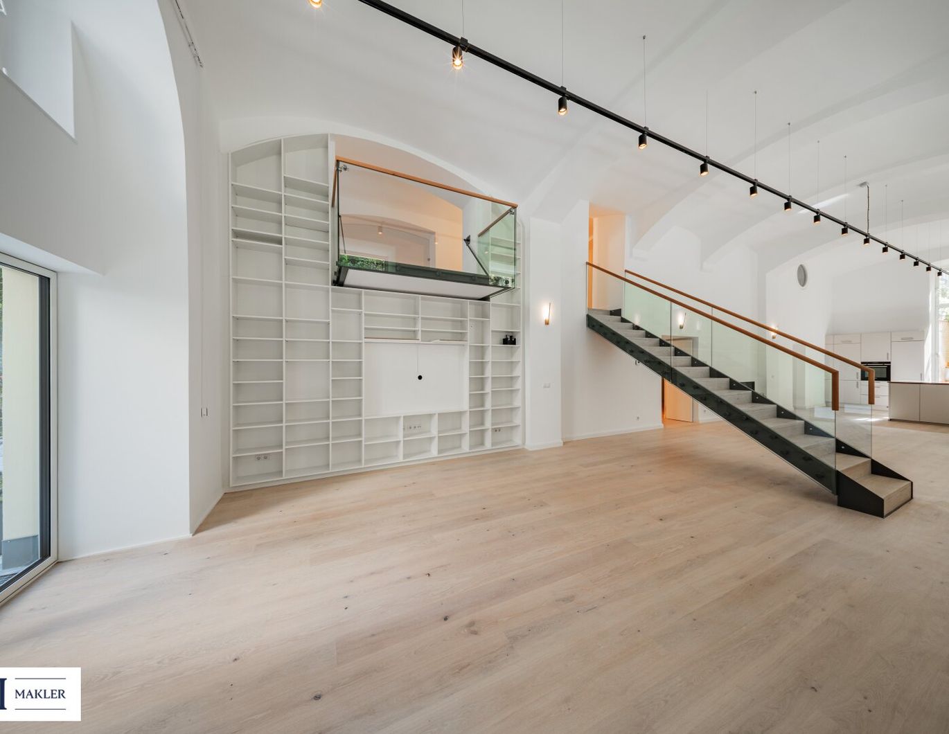 Wohnen beim Schloss Belvedere: Maisonettewohnung mit Loftcharakter & großzügiger Freiflächen