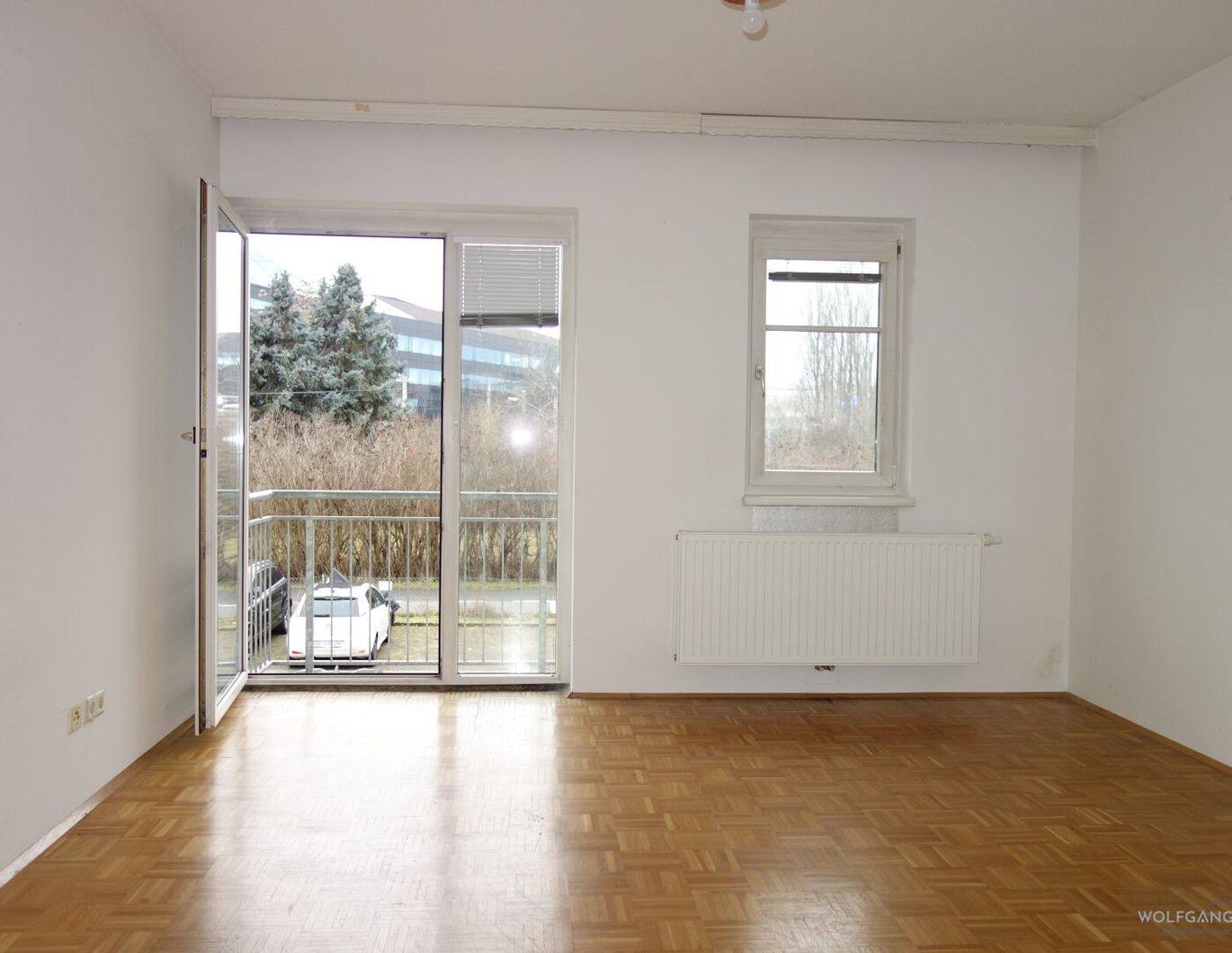 Moderne 1-Zimmer-Wohnung nahe Murpark: 30 m² mit Westbalkon und Parkplatz