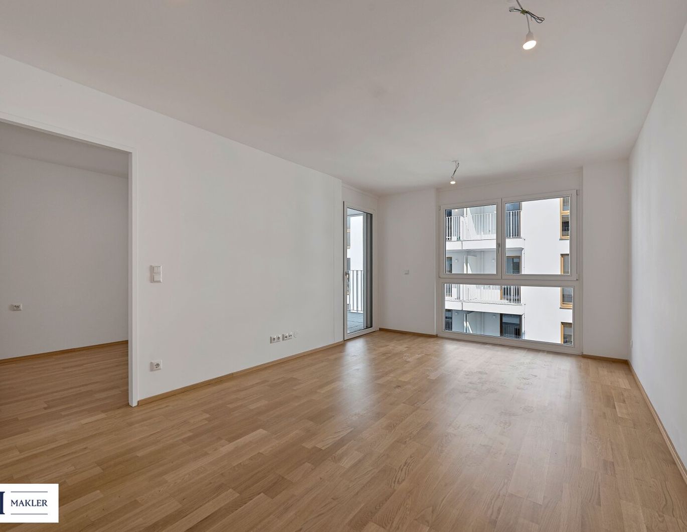 Helle 2 Zimmer Wohnung mit Balkon - ERSTBEZUG