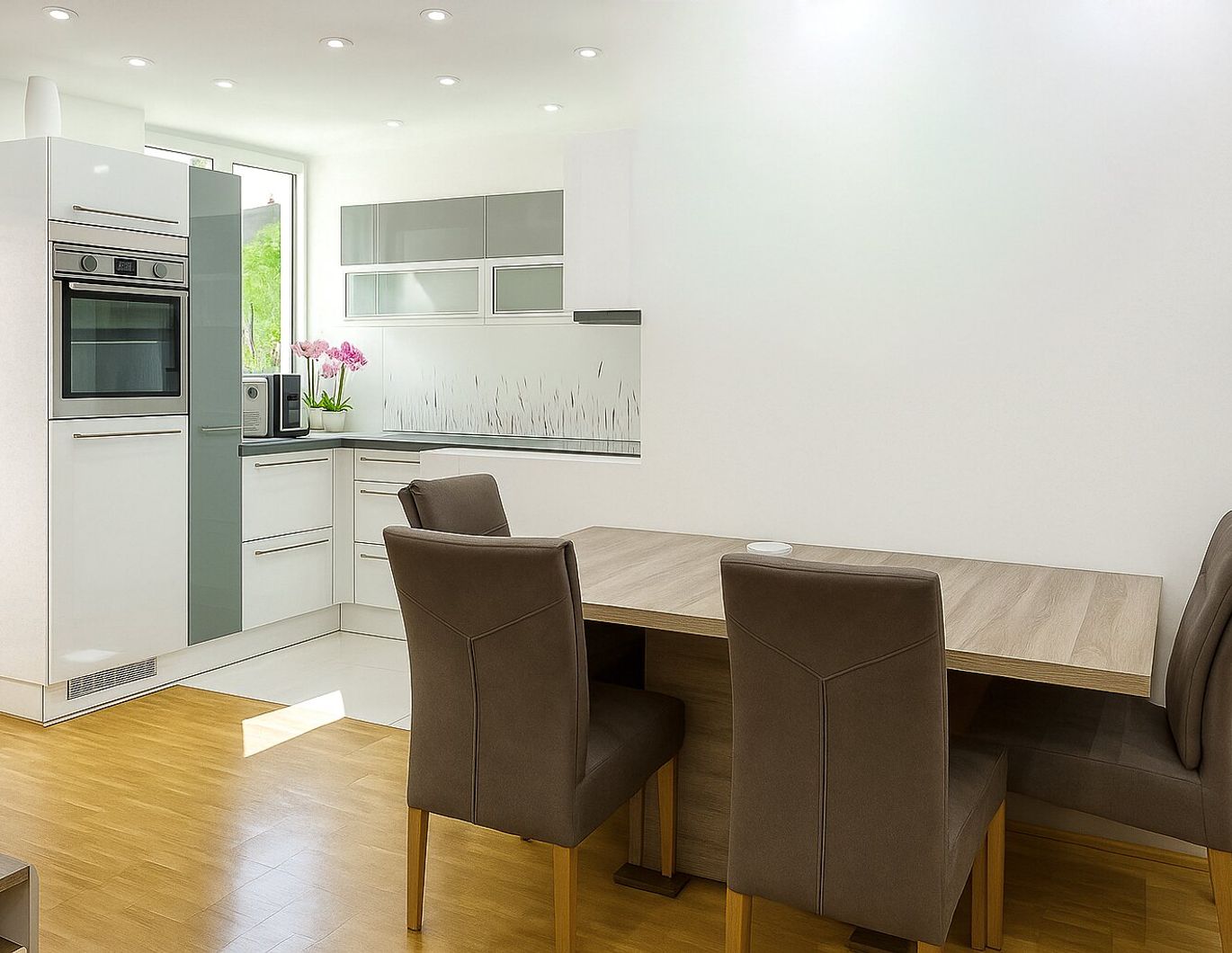 Geräumige Wohnung mit guter Aufteilung und großer Loggia in ruhiger Hoflage