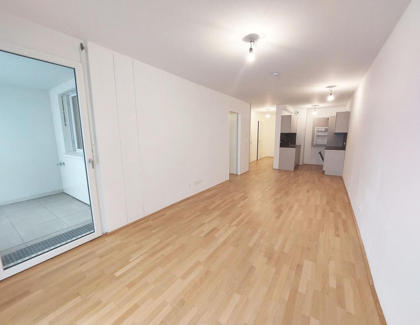 Q11 Leben in Simmering -  Lichtdurchflutete Loggiawohnung mit 2 Zimmern und Deckenkühlung!