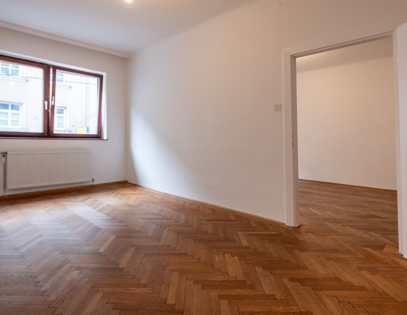 LINZ INNENSTADT. WOHNUNG IN UNMITTELBARER NÄHE ZUR LANDSTRASSE.