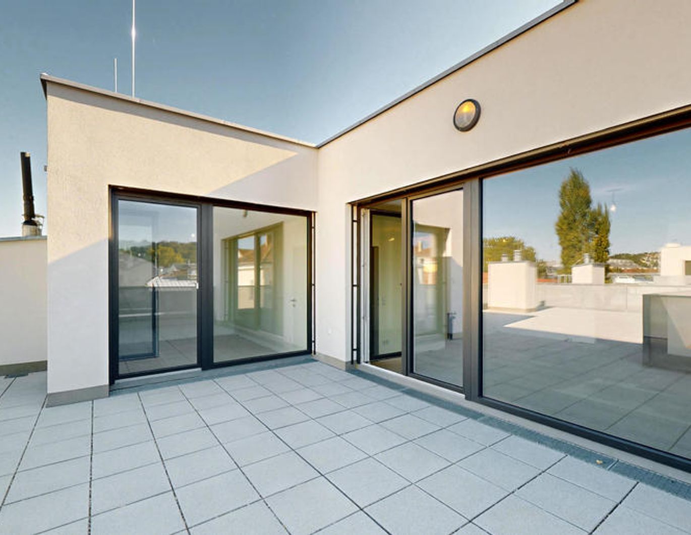 Beverly Hietzing Sonnige Dachterrassenwohnung im obersten Liftstock mit U-Bahn-A