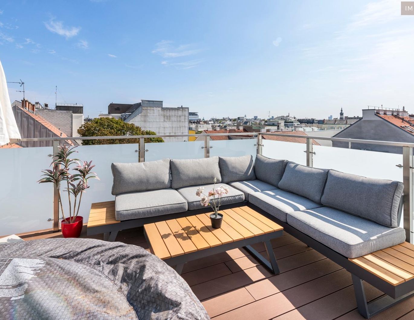 Wohnen über den Dächern Wiens - Maisonette-Highlight mit 3 Aussenflächen mitten im 7. Bezirk!