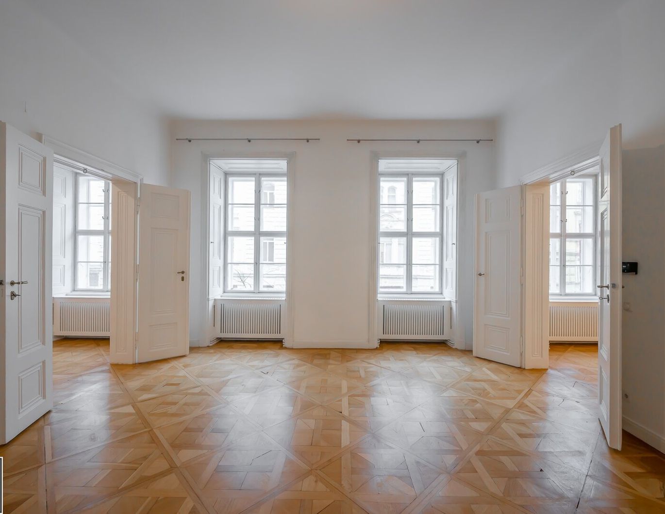 Wohnen in der Innenstadt: 5-Zimmer Wohnung in Top Lage - zwischen Schwedenplatz und Stephansplatz; ab sofort!