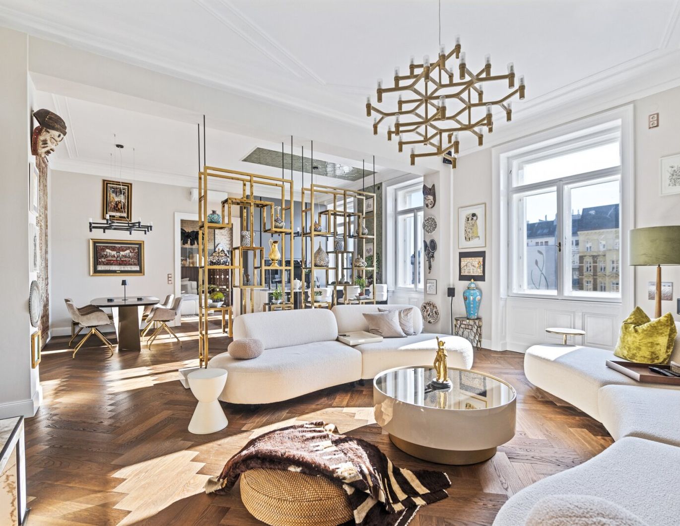 The essence of Vienna - Exklusives Altbaujuwel am Naschmarkt - 167 m² zeitlose Eleganz, kuratierte Designkunst und Blick auf Wiens neuen Naschpark