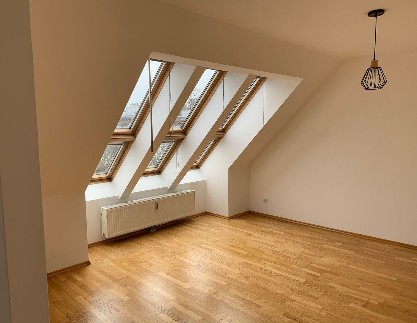 2-Zimmer DG-Wohnung inkl. Garagenstellplatz