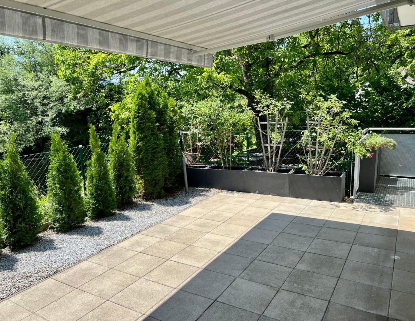 Exklusive 4-Zi.-Maisonette-Wohnung mit Doppelcarport in St. Martin