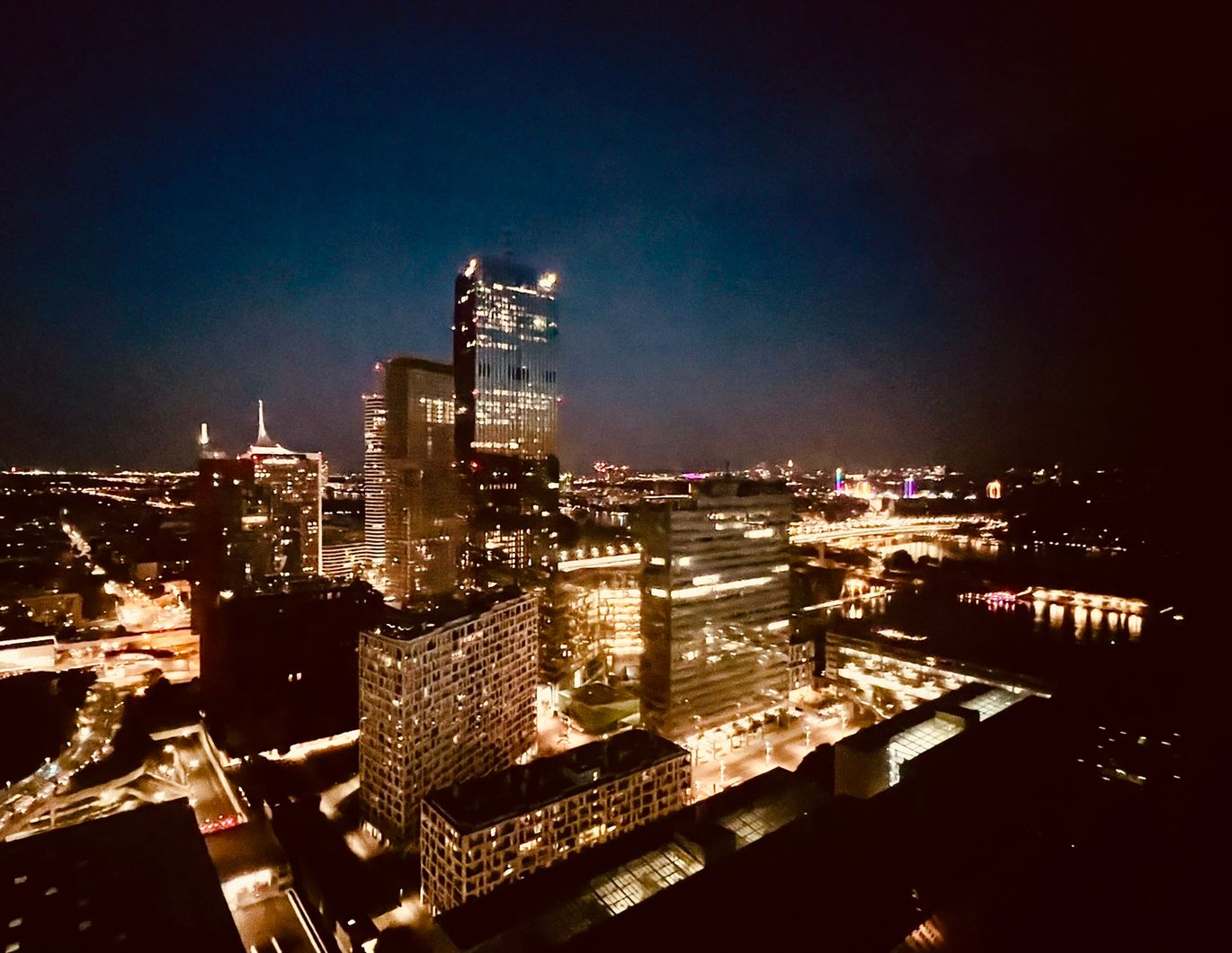 Furnished/Move-In Ready Apartment for Expats - 31st Floor with Panoramic View Next to UN/ ACV