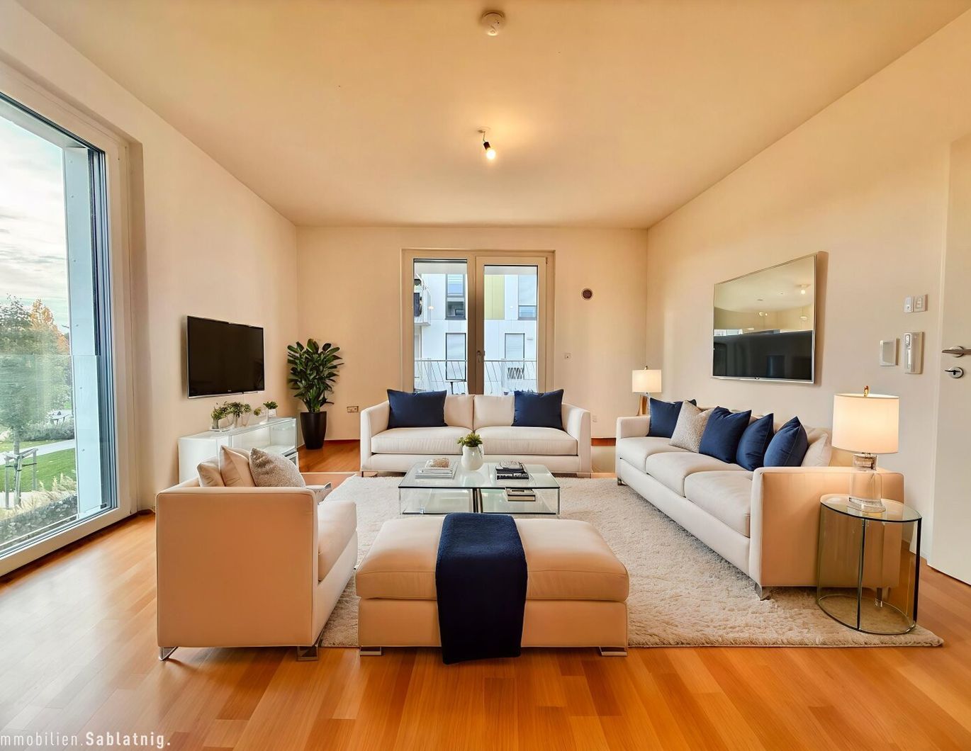 MODERN - RUHIG - GRÜN! Traumhafte 2-Zimmer-Wohnung mit Balkon in 1210 Wien!