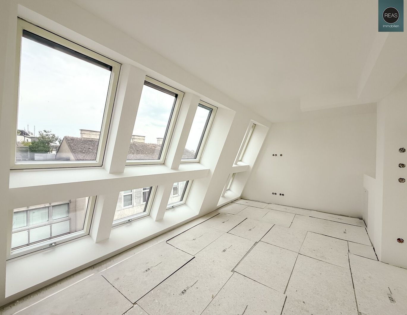 Erstbezug: Atemberaubendes Dachgeschoss - Maisonette - Apartment (klimatisiert) mit 3 Terrassen und hochwertiger Ausstattung im Trendbezirk Ottakring!