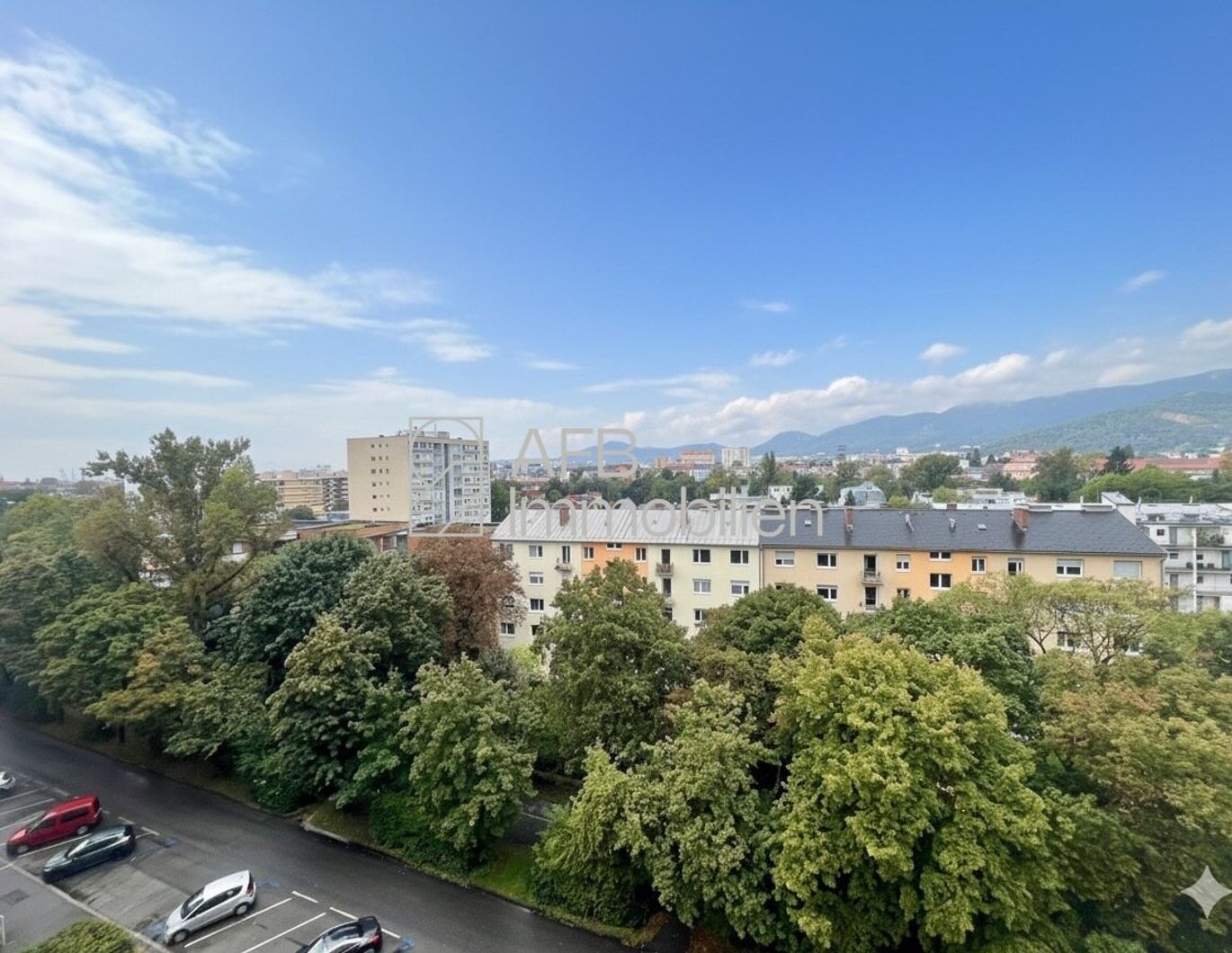 Geidorf - neu renovierte 3,5 Zimmer-Wohnung ganz oben mit Westbalkon