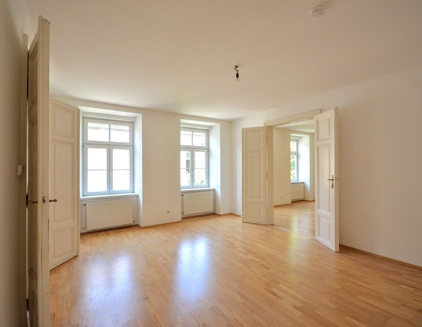 Wundervoller 2-Zimmer-Altbau in Hofruhelage nähe Mariahilfer Straße