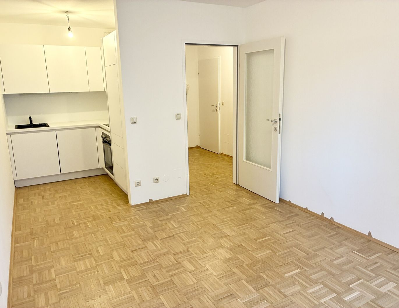 Zentral, aber ruhig gelegene 2 Zimmer Wohnung - zu mieten