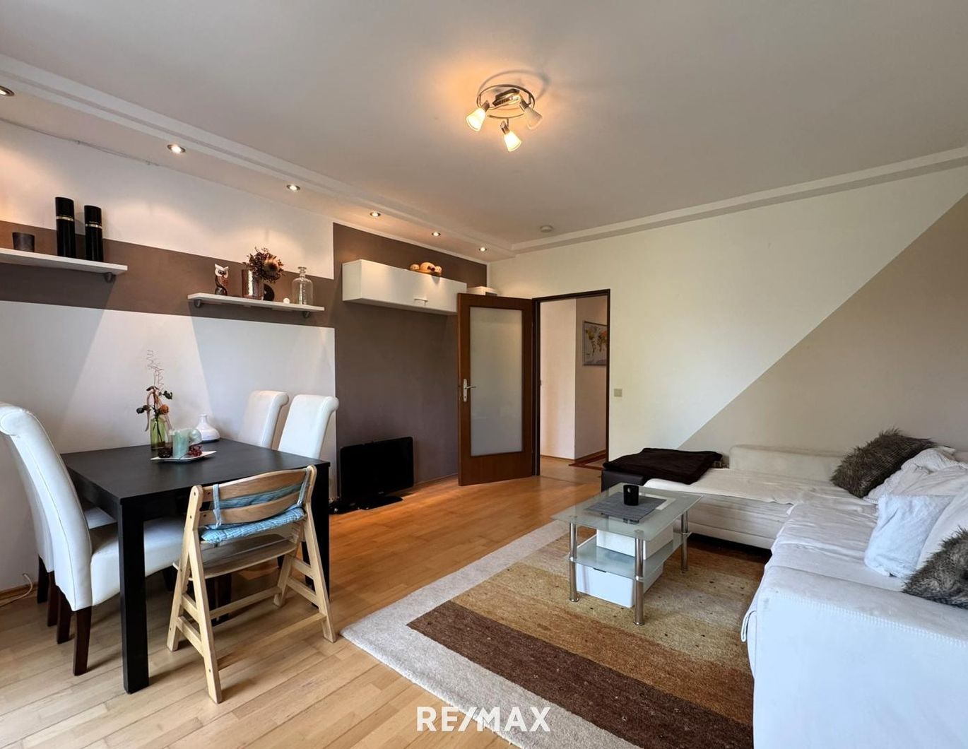 Attraktive 3,5-Zimmer-Mietwohnung mit Loggia in Uni-Nähe, Waidmannsdorf - auch Kurzzeitmiete möglich!