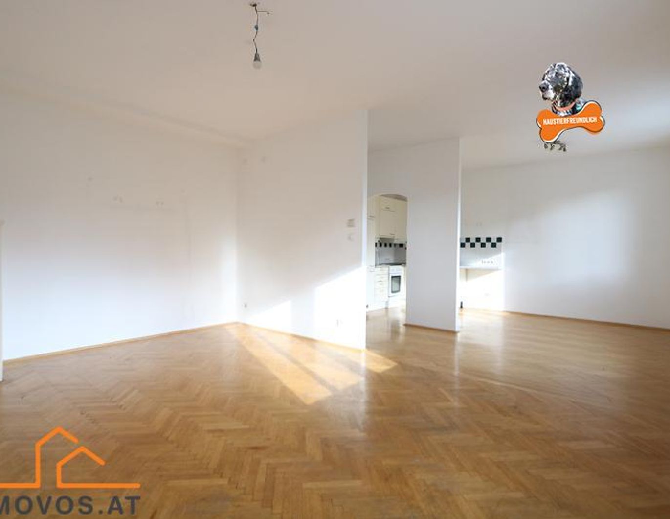 Gepflegter Altbau in Gersthofer Grünlage MIT Balkonoption: Sonnige 2-3 Zimmer im 3. Liftstock mit Sanierungsbedarf