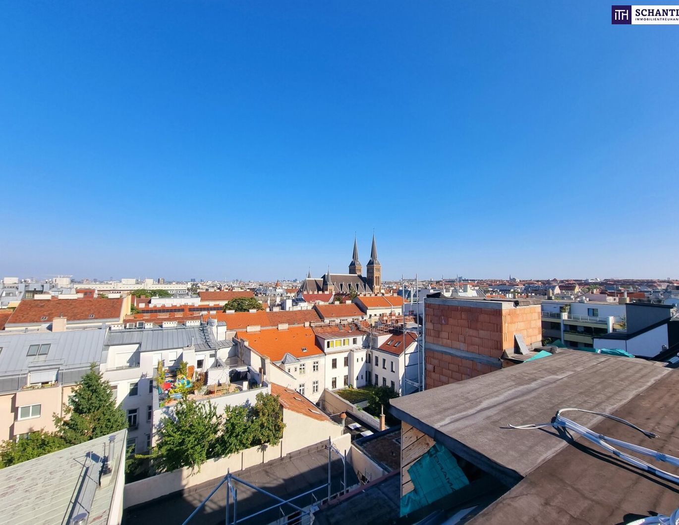 Penthouse vom Feinsten + Großzügige Familienwohnung in ruhiger Wohngegend mit hervorragender Infrastruktur + traumhafter Blick von der eigenen Dachterrasse