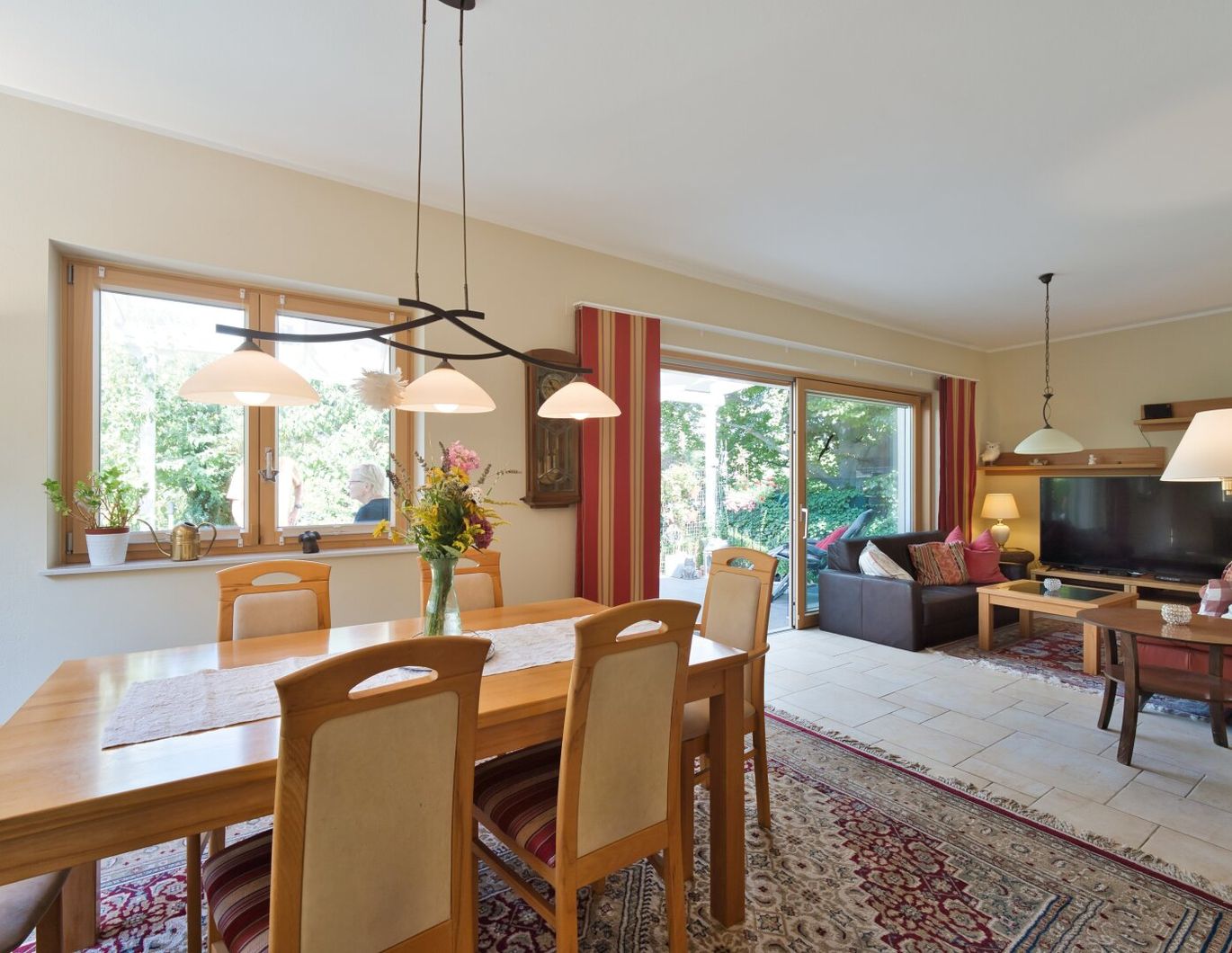 Investieren mit Herz - Einfamilienhaus (mit Wohnrecht) und traumhaftem Gartenambiente!