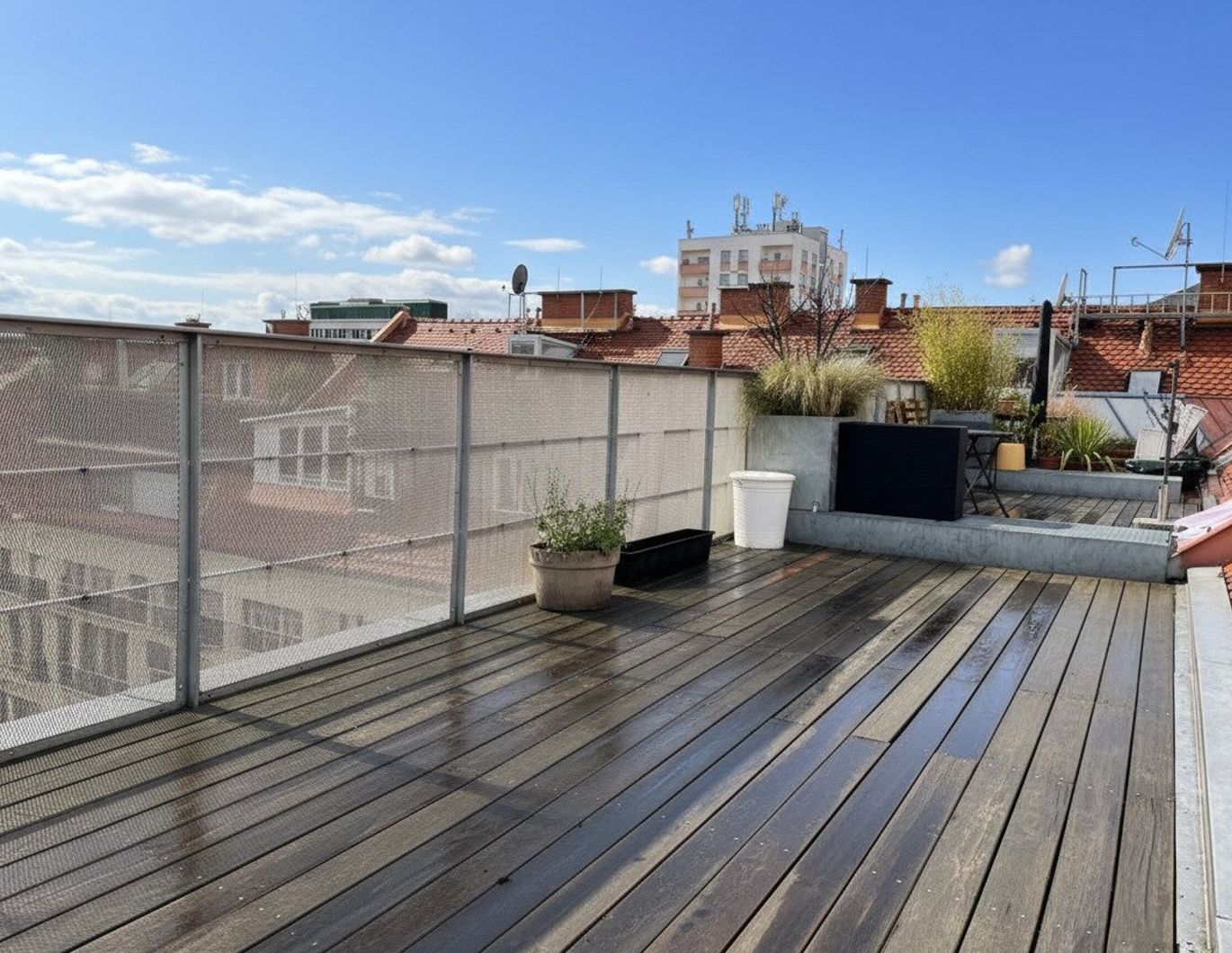 Helle Maisonettewohnung im Dachgeschoss mit Galerie und Terrasse im Herzen von Graz