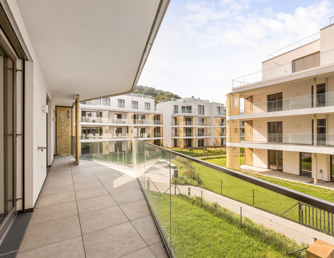 Direkt am Wasser mit privatem Badesteg, Fitness und Sauna - ELEVATE YOUR LIFESTYLE