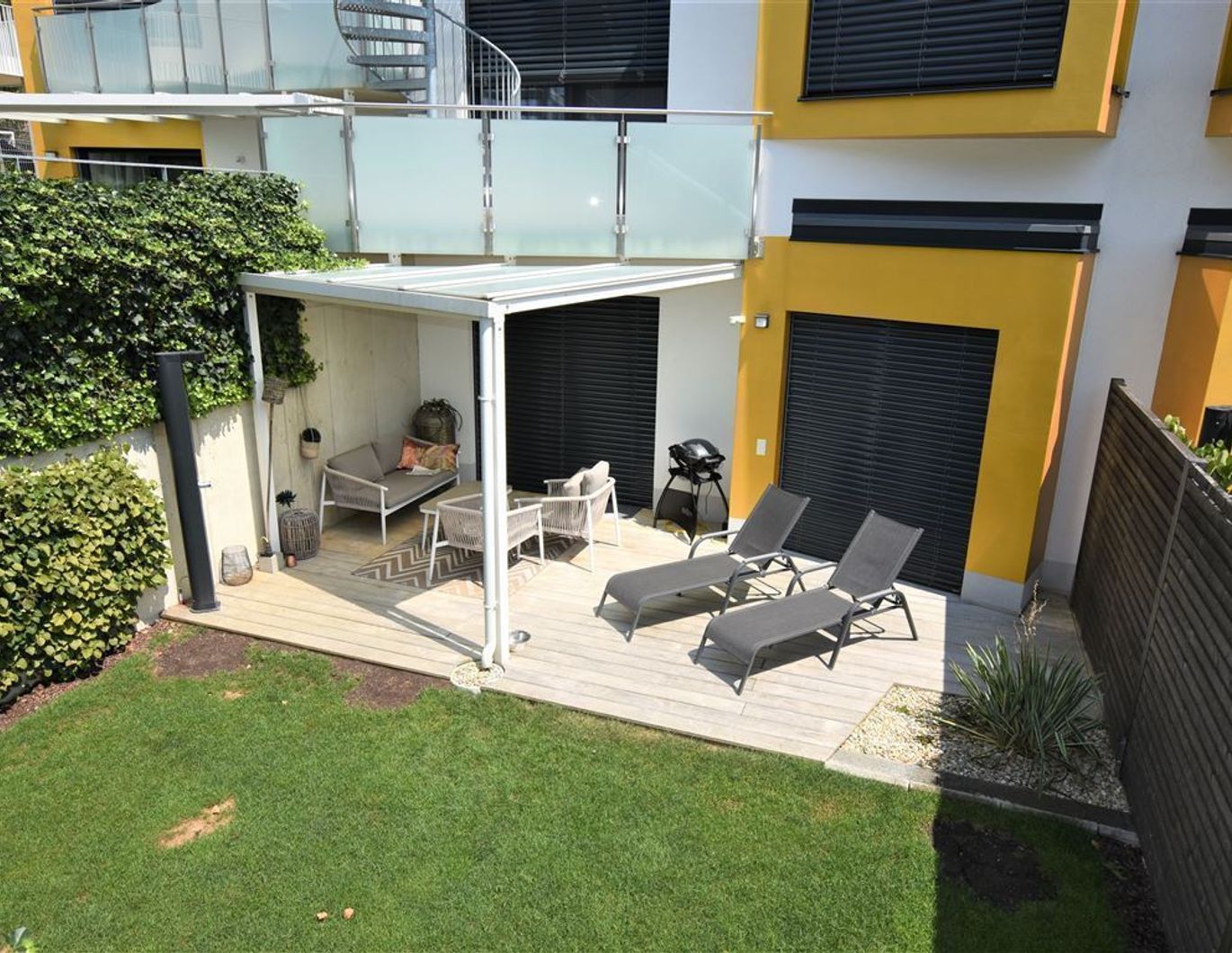 Stylische 2 Doppelwohnungen mit Gärten, 2-facher Ausstattung, auch ideal für Airbnb & Studentenwohnungen