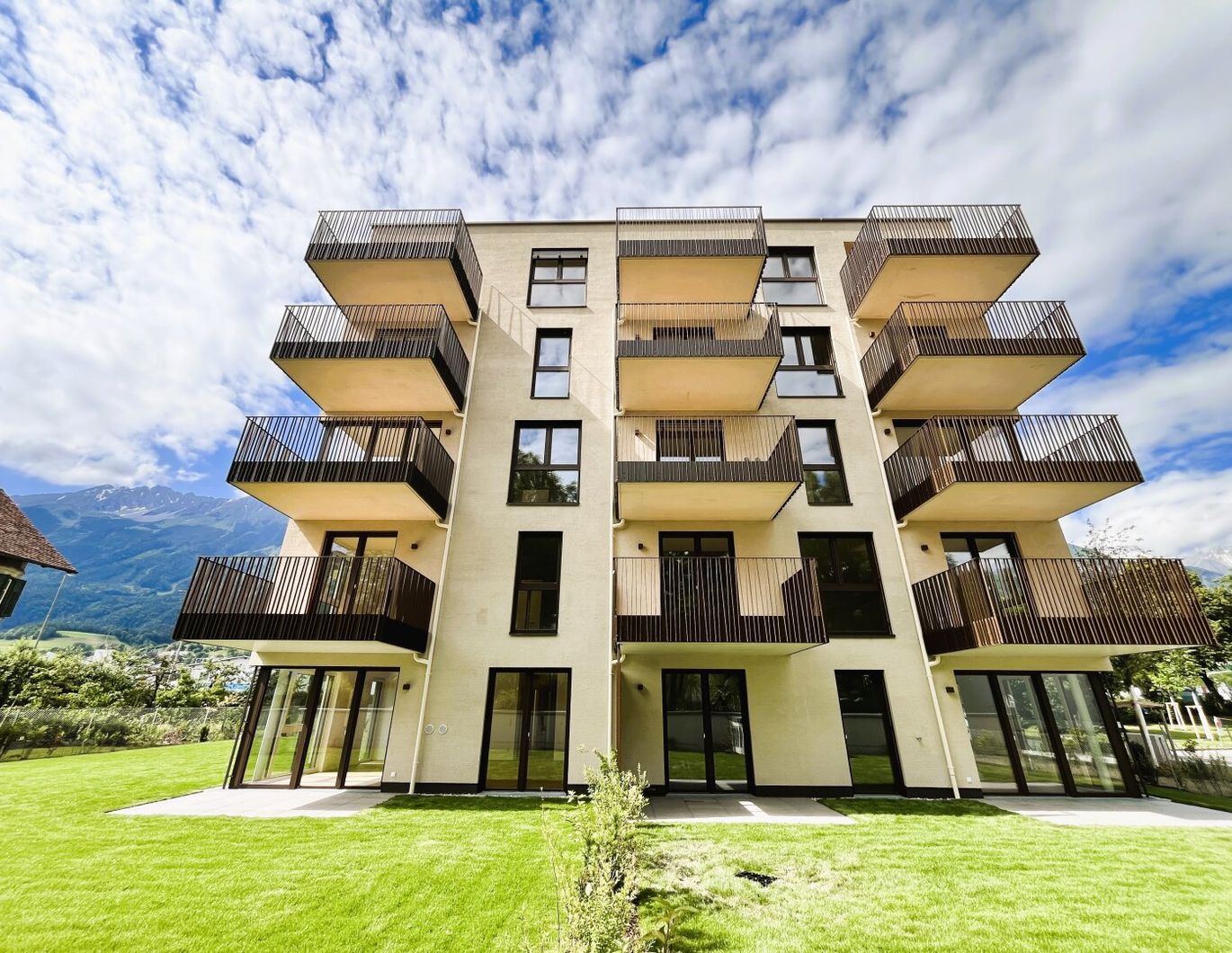 INNSBRUCK: NEUBAU-3-Zimmer-Wohnung mit 2 Balkonen ab sofort zu kaufen!