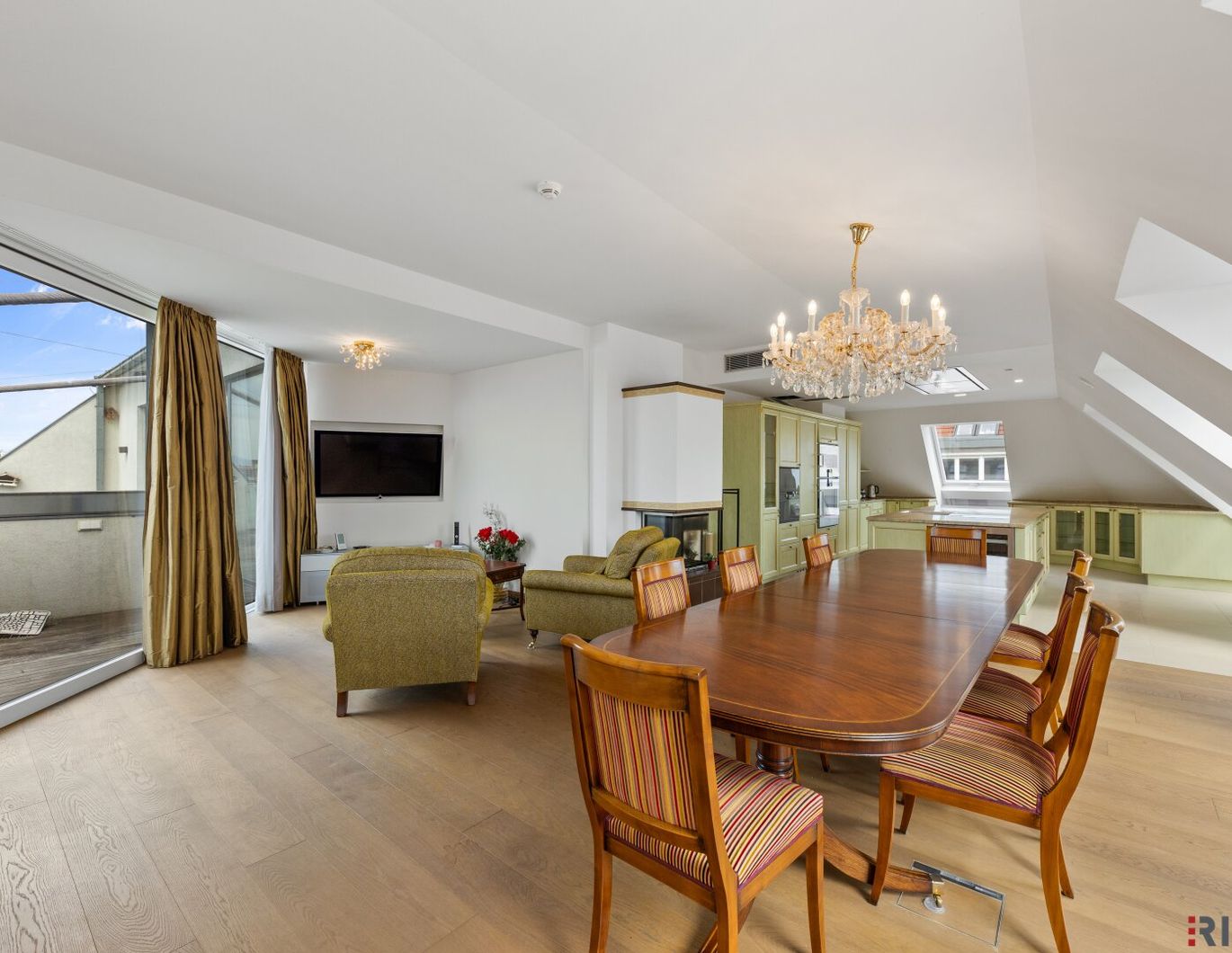 LUXUS ÜBER WIEN *** DG-Maisonette beim Getreidemarkt mit rund 30m² Freifläche *** Luxusausstattung *** zwischen Mariahilfer Straße und Wienzeile
