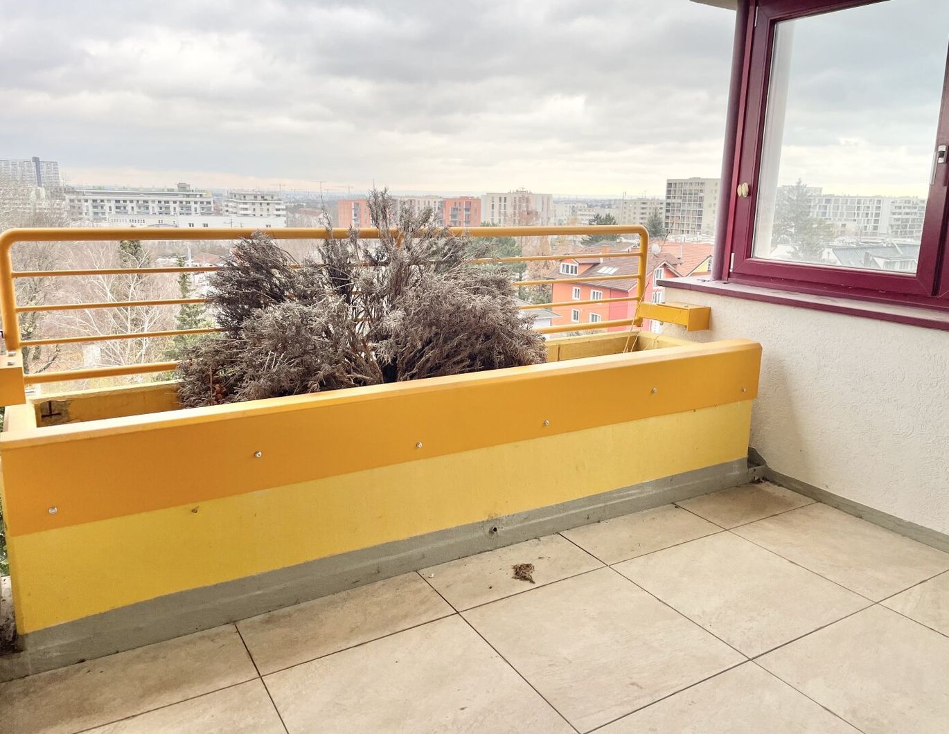 PROVISIONSFREI VOM EIGENTÜMER! GROSSZÜGIGE FAMILIENWOHNUNG MIT 4 ZIMMERN UND LOGGIA IN ATZGERSDORF!