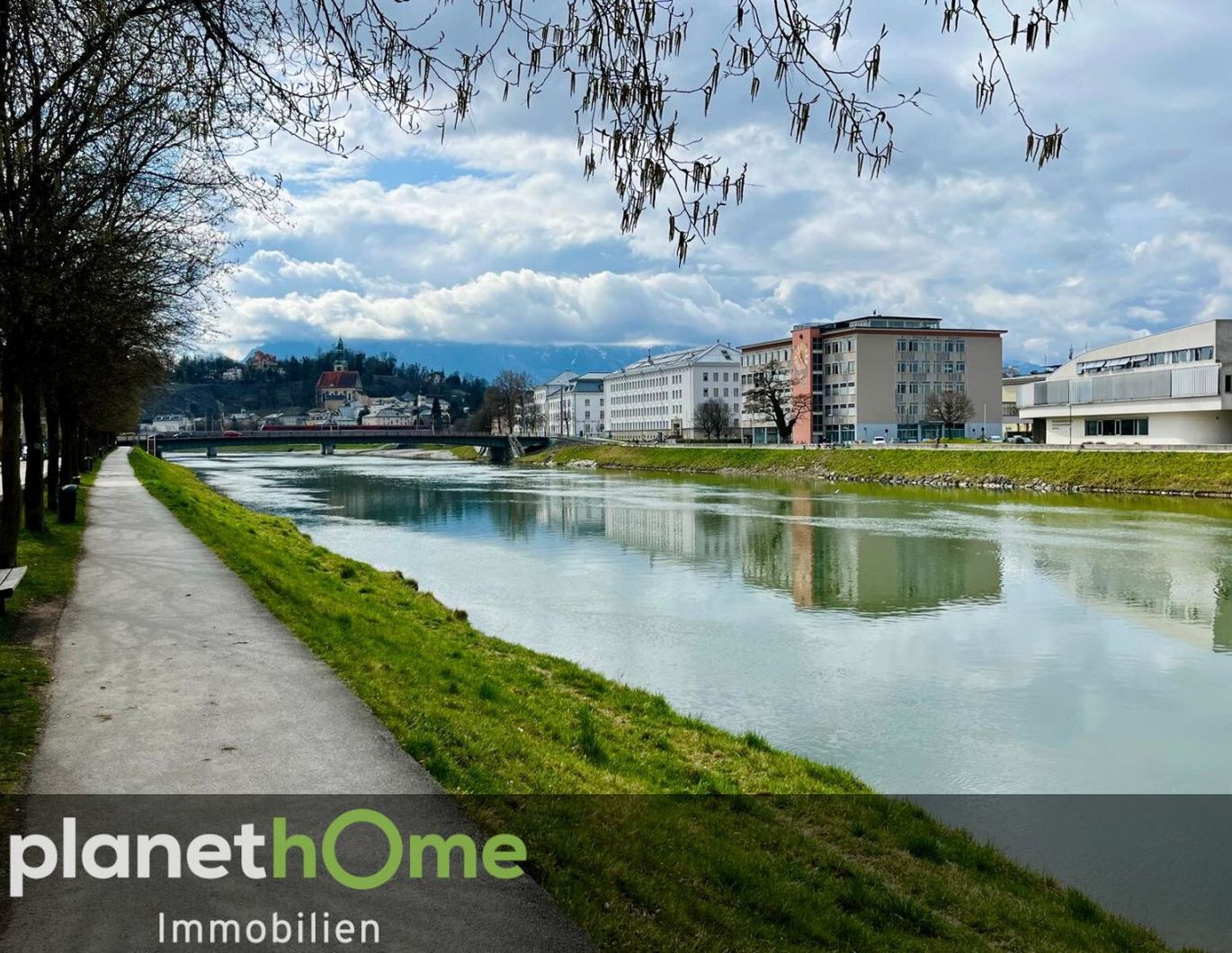 Altbauwohnung mit Salzachblick für Vorstadt-Liebhaber am Mayburger-Kai