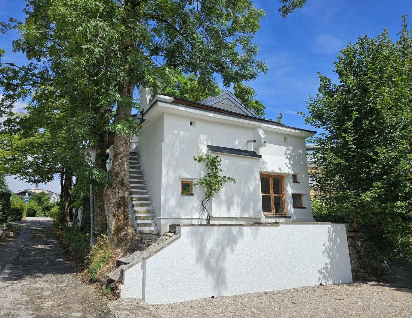 Künstlerhaus in Seenähe - Wohnen mit Geschichte und Seele