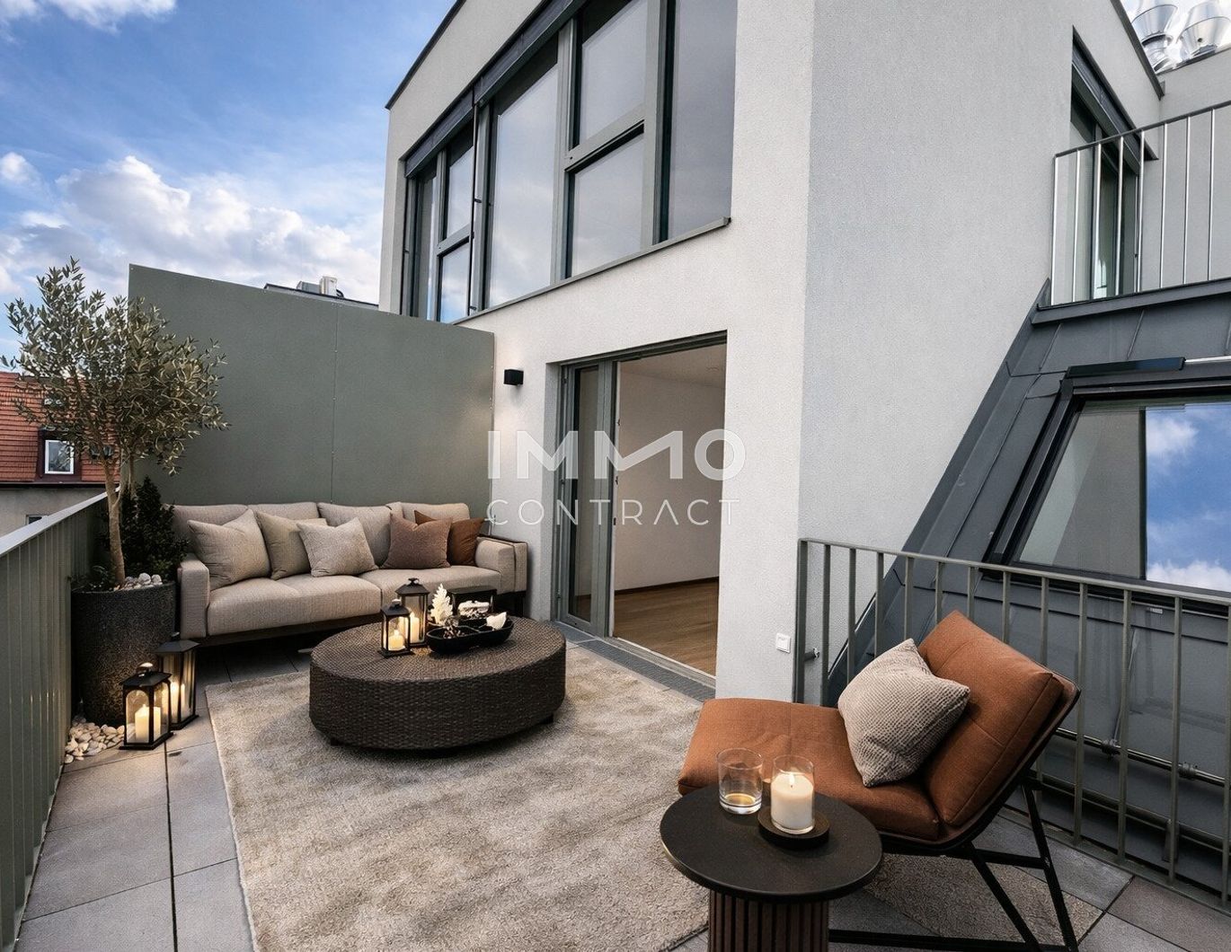 Einziehen & wohlfühlen direkt in U-Bahn Nähe: 3-Zimmer DG-Wohnung mit Balkon und Terrasse