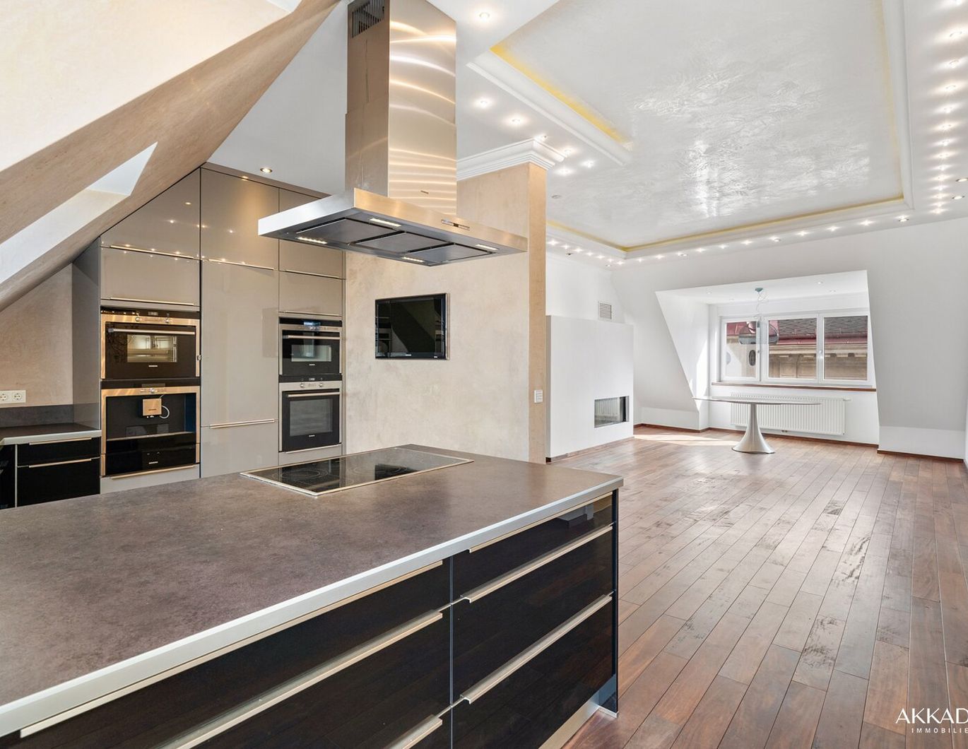 Penthouse mit 360° Weitblick - Exklusives Wohnerlebnis im 4. Bezirk auf zwei Ebenen (Tiefgarage vorhanden)
