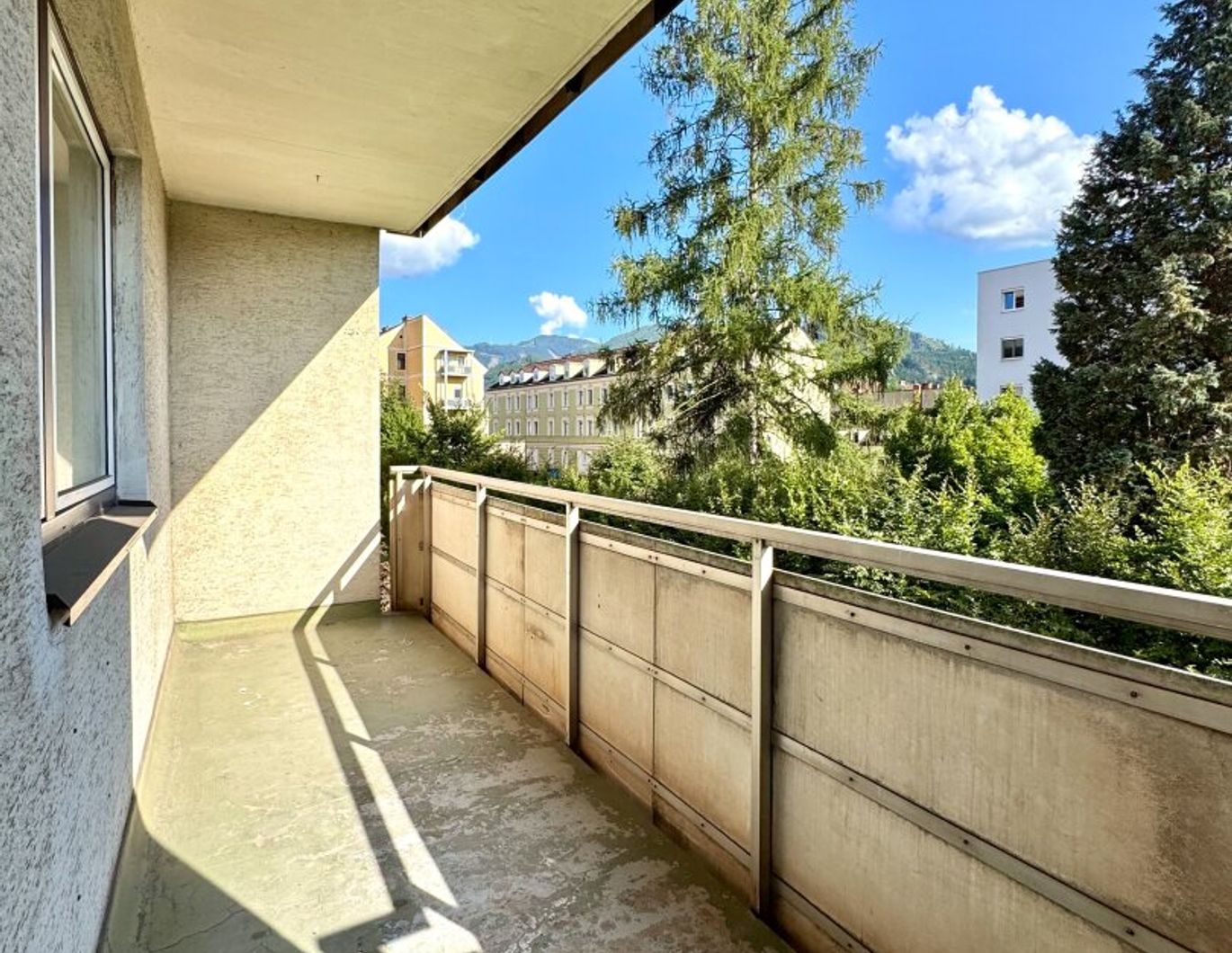 SANIERUNGSOBJEKT MIT POTENZIAL I PROVISIONSFREI I DIREKT AN DER MUR I SÜD-LOGGIA I LIFT I RUHIGE LAGE I PROJEKT WOHNEN