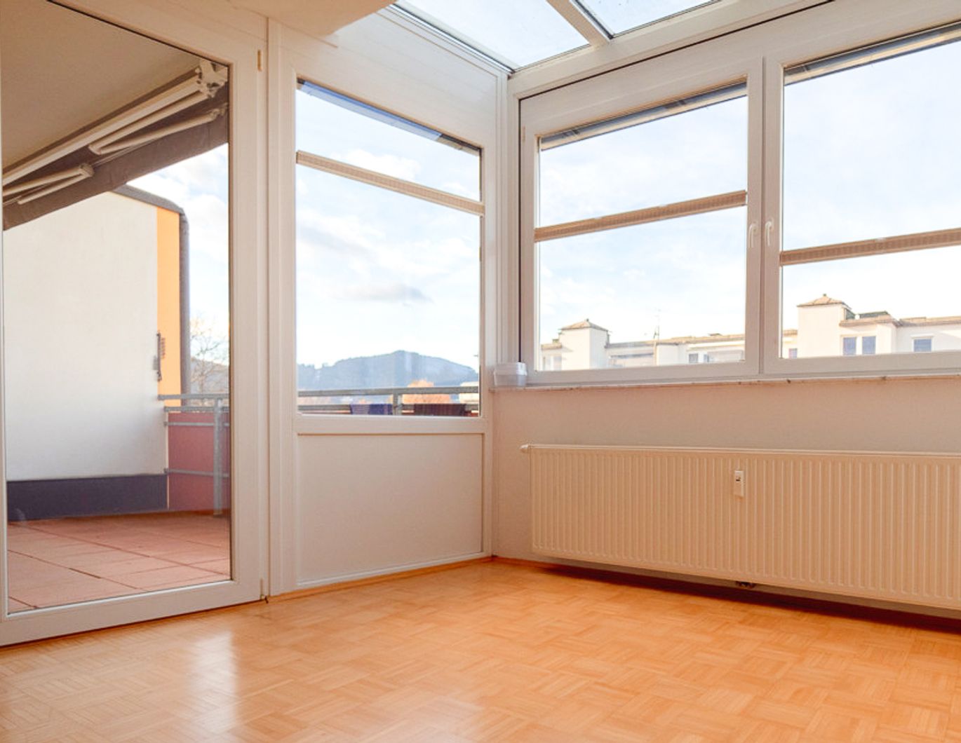 Freundliche, helle 2-Zimmer Wohnung in Uni- und Seenähe zu vermieten