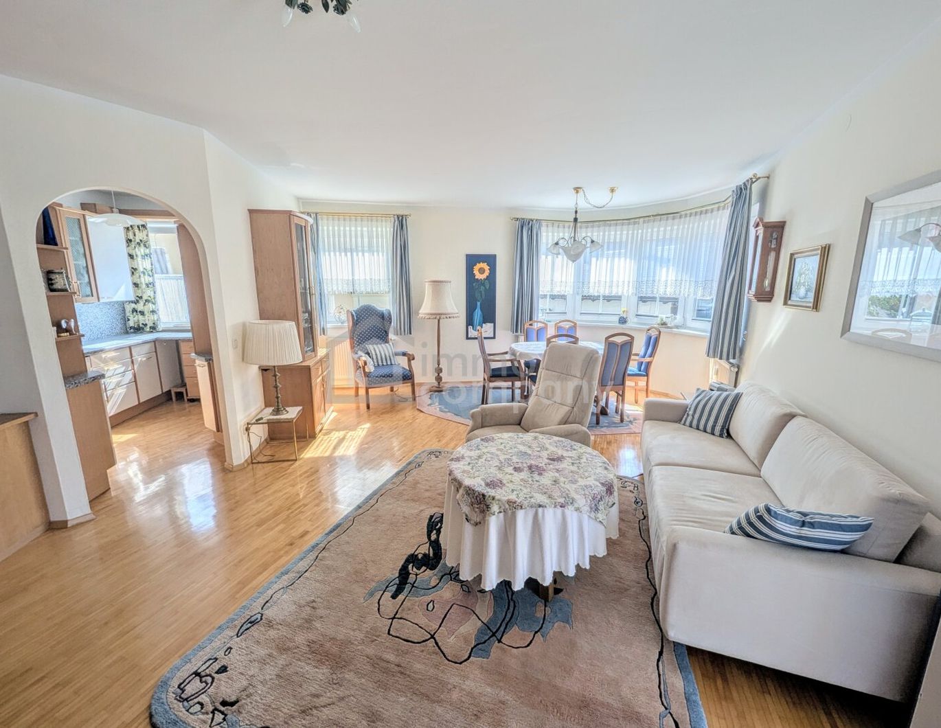 Wohnen am Mattsee: Stilvolle 4-Zimmer-Wohnung mit Balkon und Tiefgarage!
