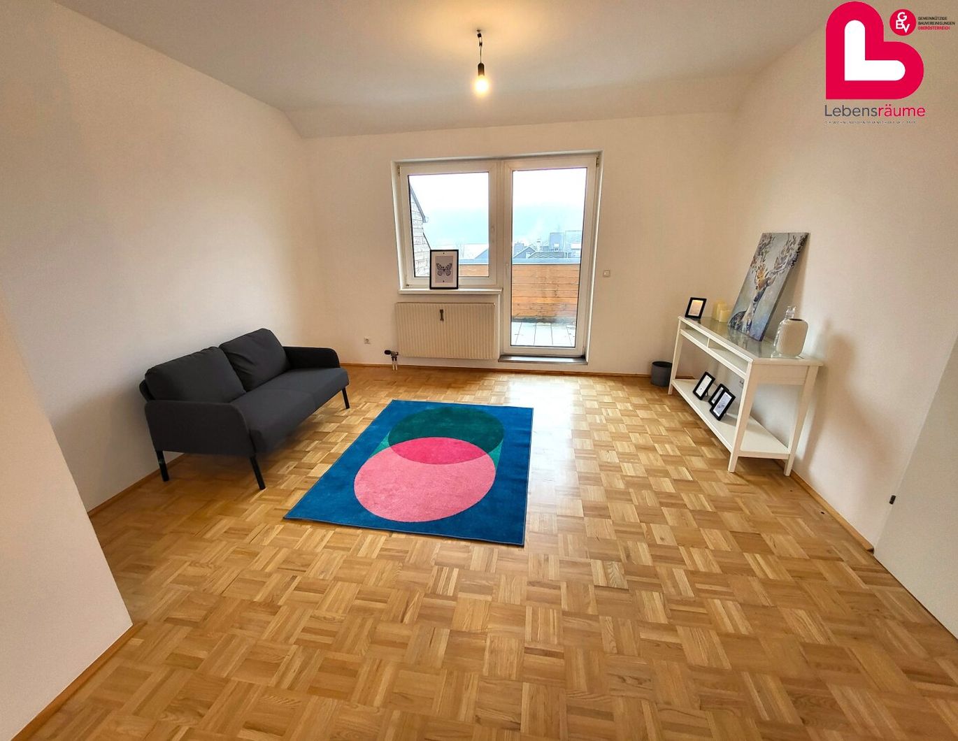 Schöne Wohnung mit Loggia und Parkplatz