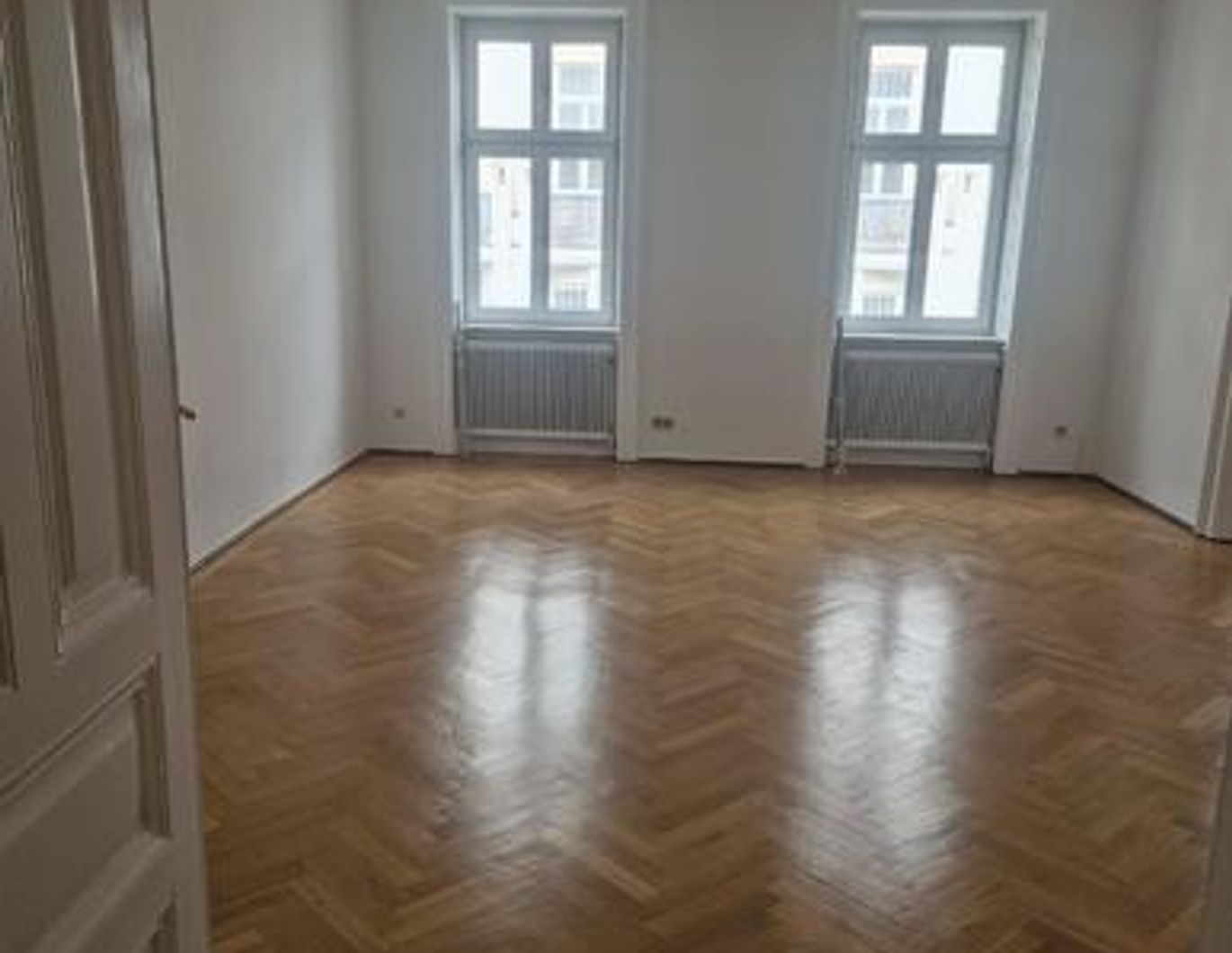 Altbauwohnung mit Innenhof-Balkon - U3 Nähe