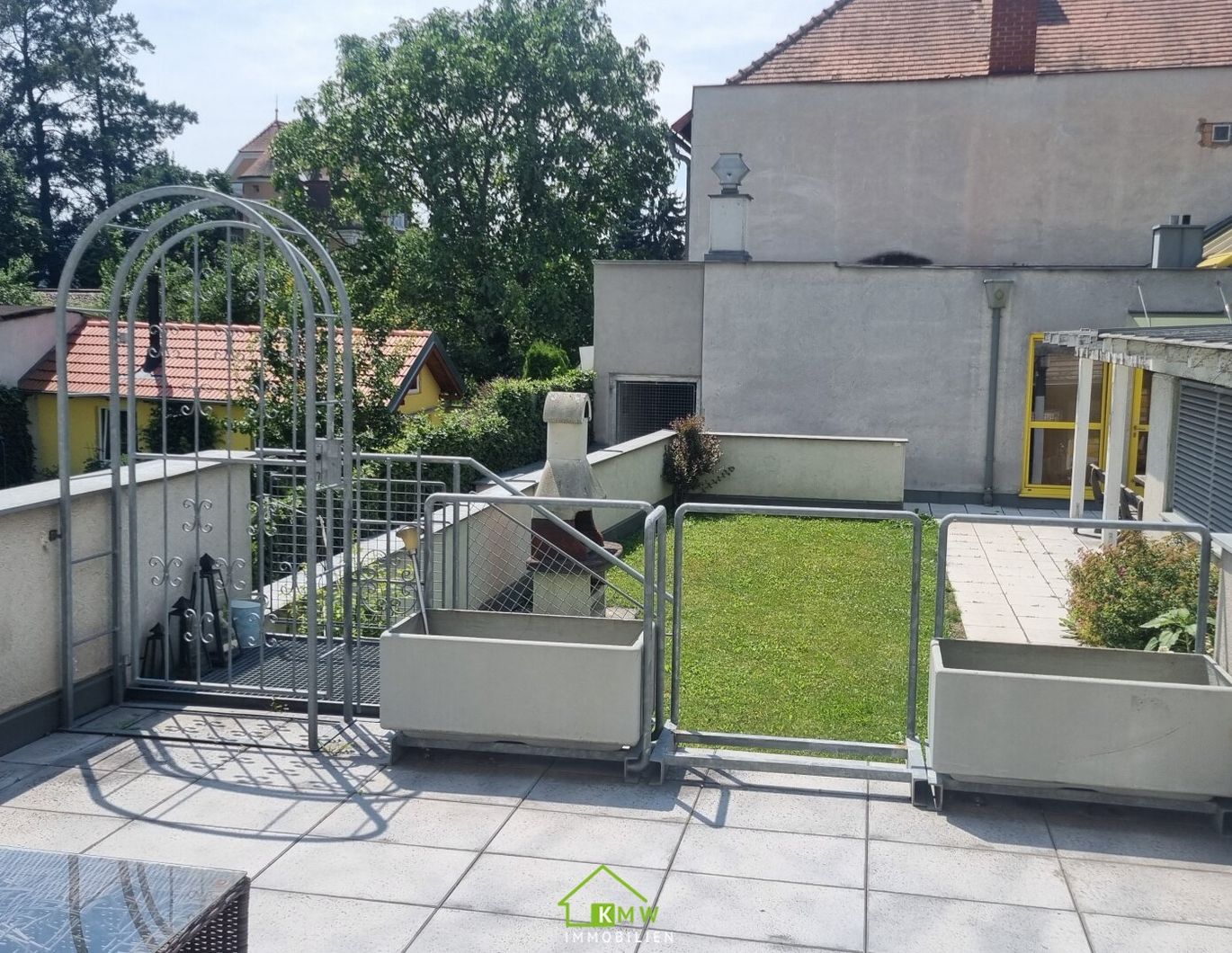 Studenten aufgepasst: hochwertige Singlewohnung mit großer Terrasse in perfekter Lage Nähe UNI-Campus