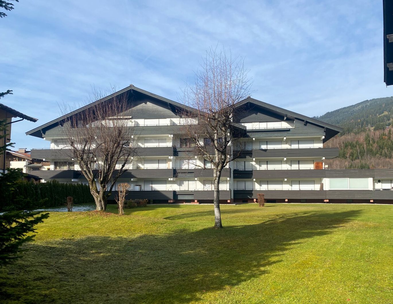 3-ZIMMER-FERIENWOHNUNG MIT BALKON UND TG-STELLPLATZ